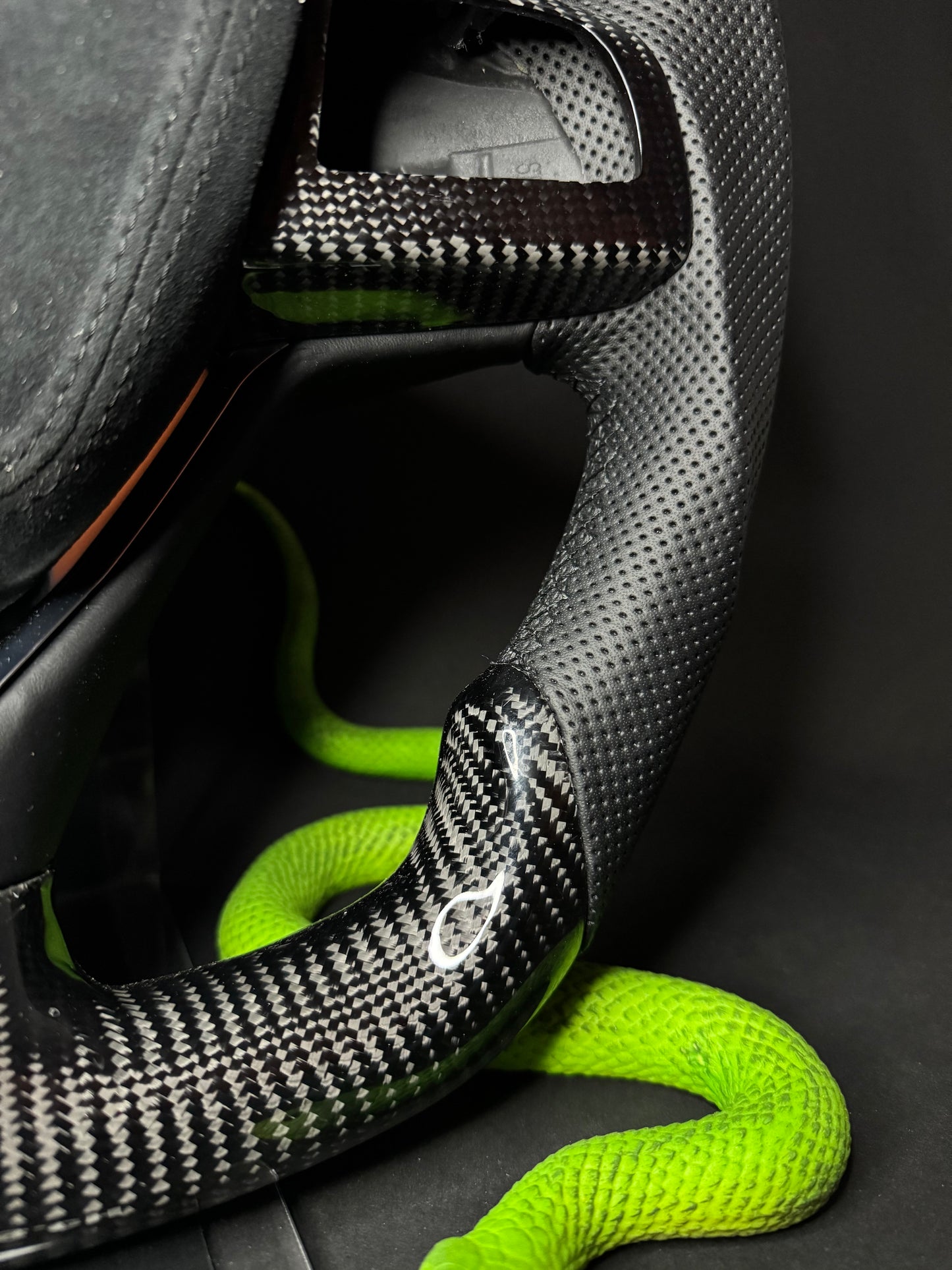 Maserati Carbon Sport Steering Wheel (LED)