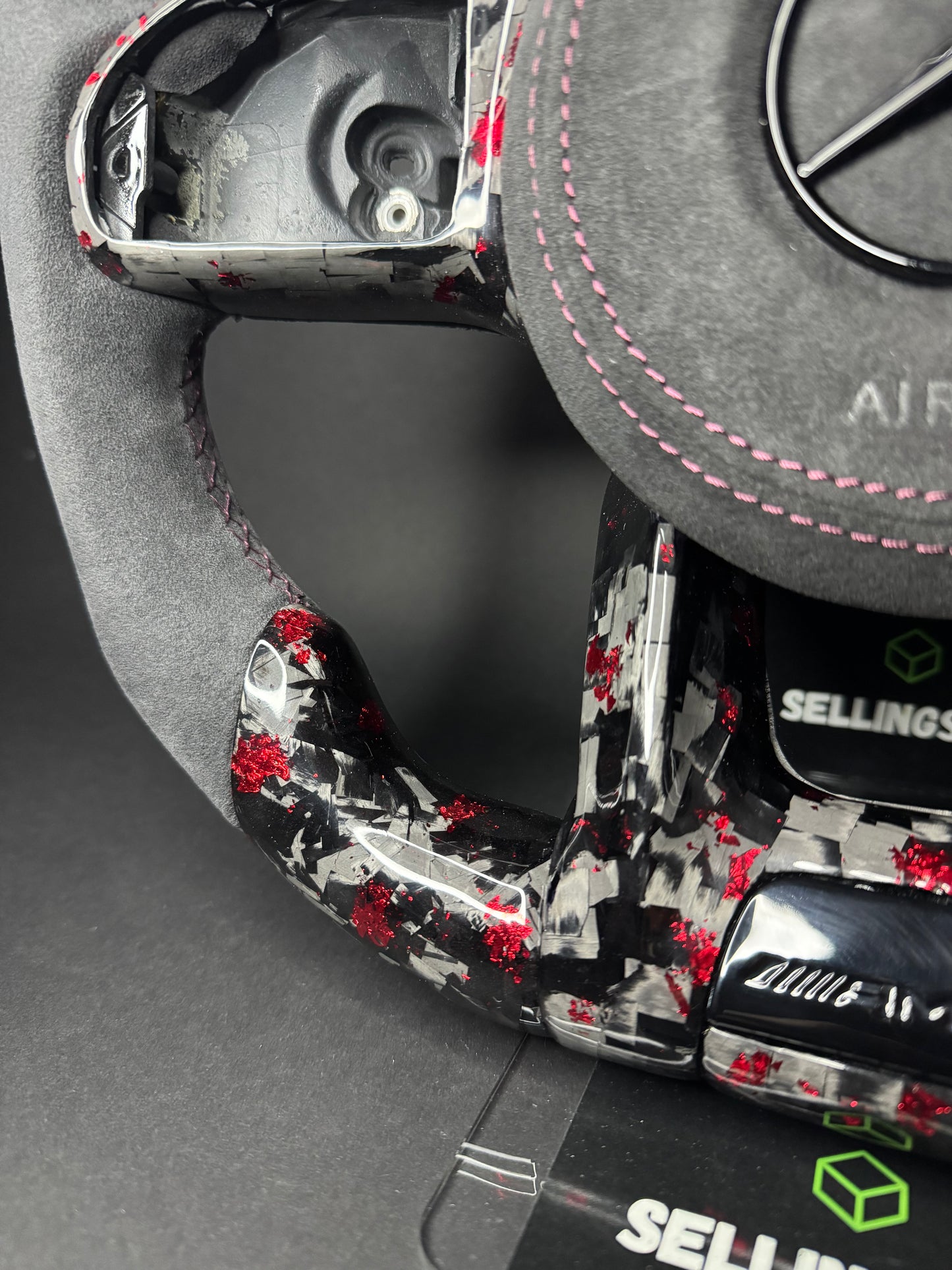Volant Sport Mercedes AMG carbone forgé avec inserts de couleur (mise à niveau Facelift)