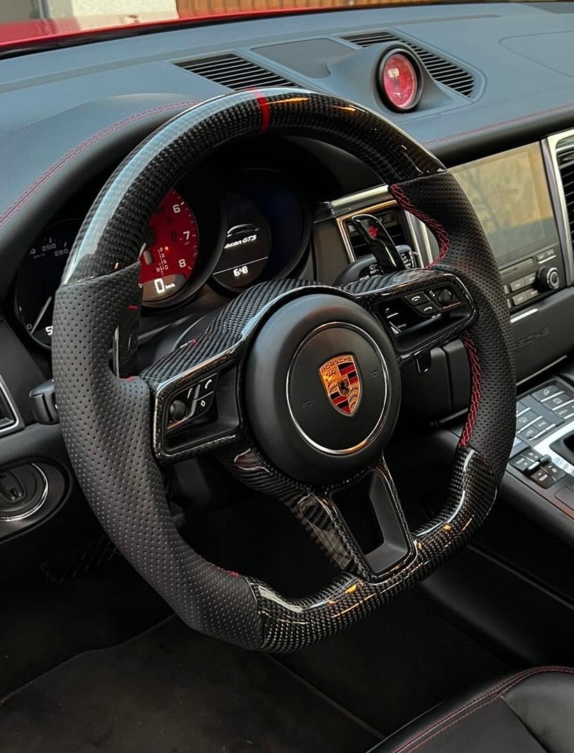 Volant sport Porsche en carbone