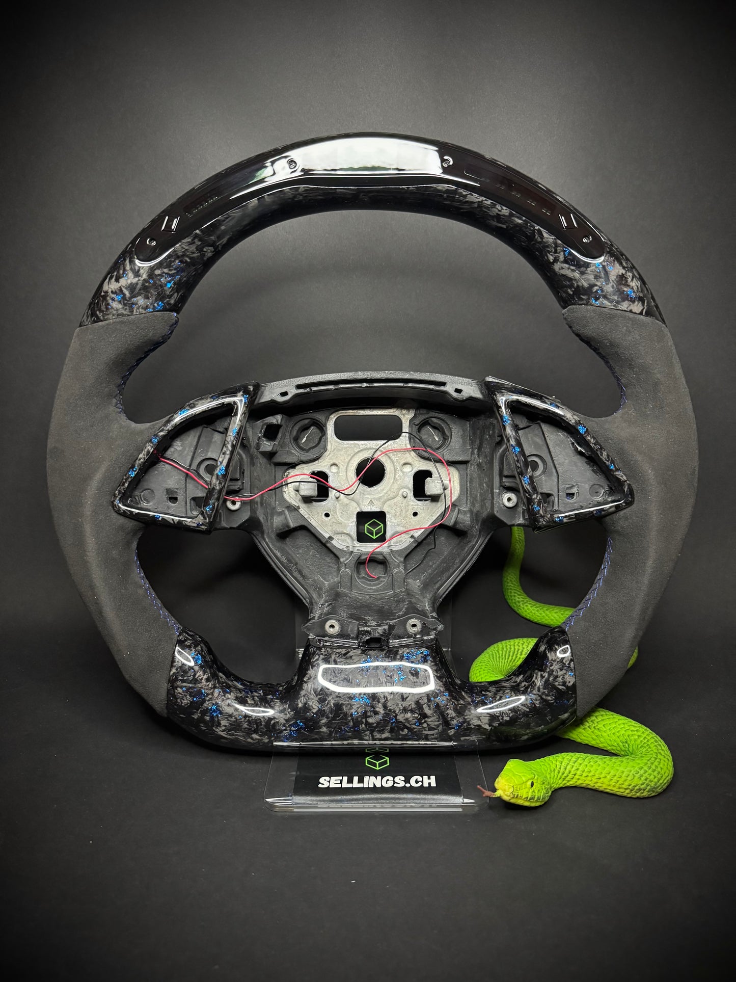 Chevrolet Camaro Sport Steering Wheel Forged Carbon Color Splitter (LED)