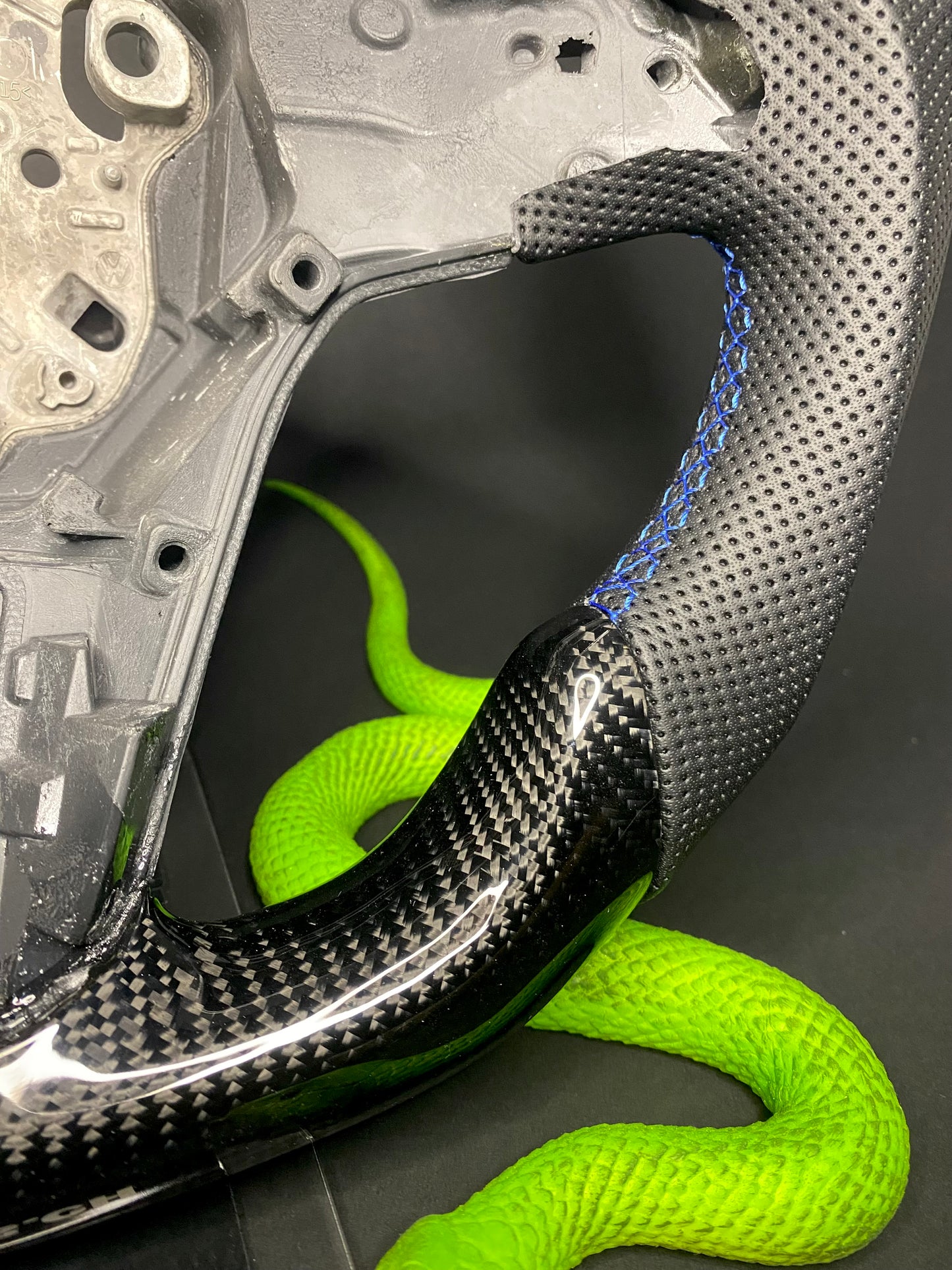 VW Golf 8 Sportlenkrad Carbon (LED)