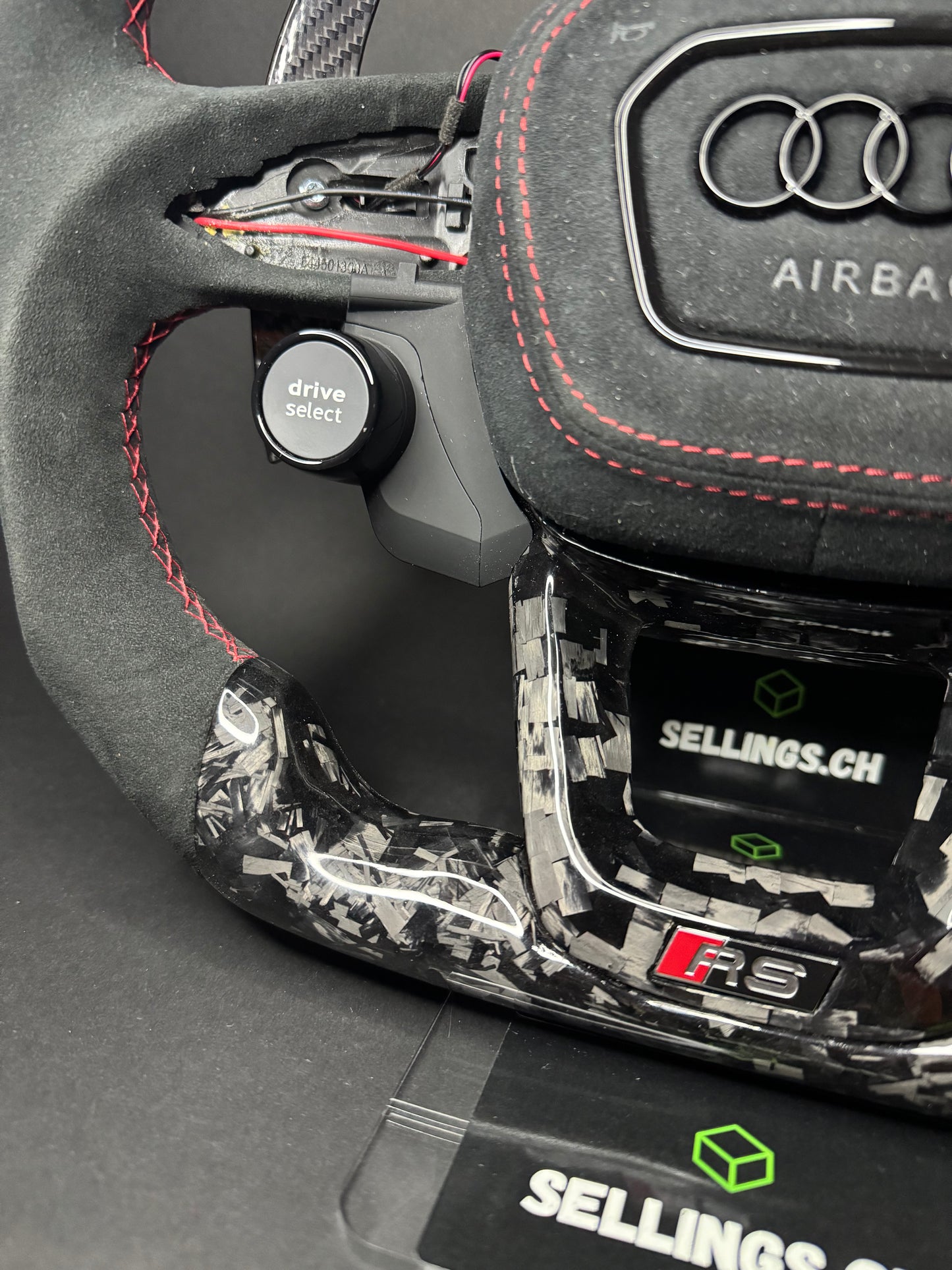 Volant sport Audi en carbone forgé (LED)