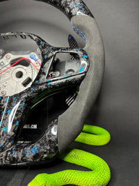 Volant sport BMW Carbone forgé avec reflets de couleur (LED) Série G