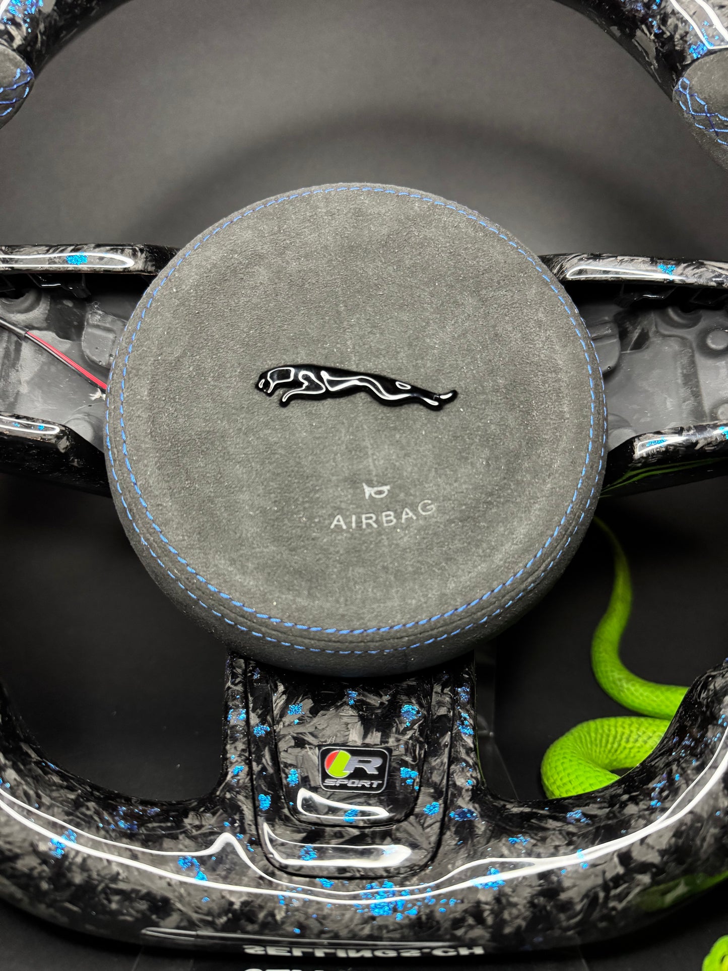 Volant Sport Jaguar Carbone forgé Éclats de couleur (LED)