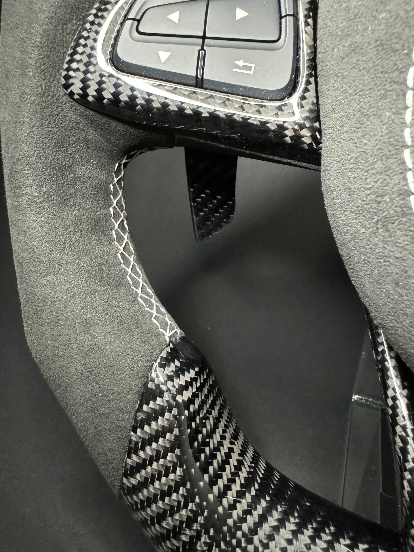 Volant sport Mercedes AMG Carbone (LED)