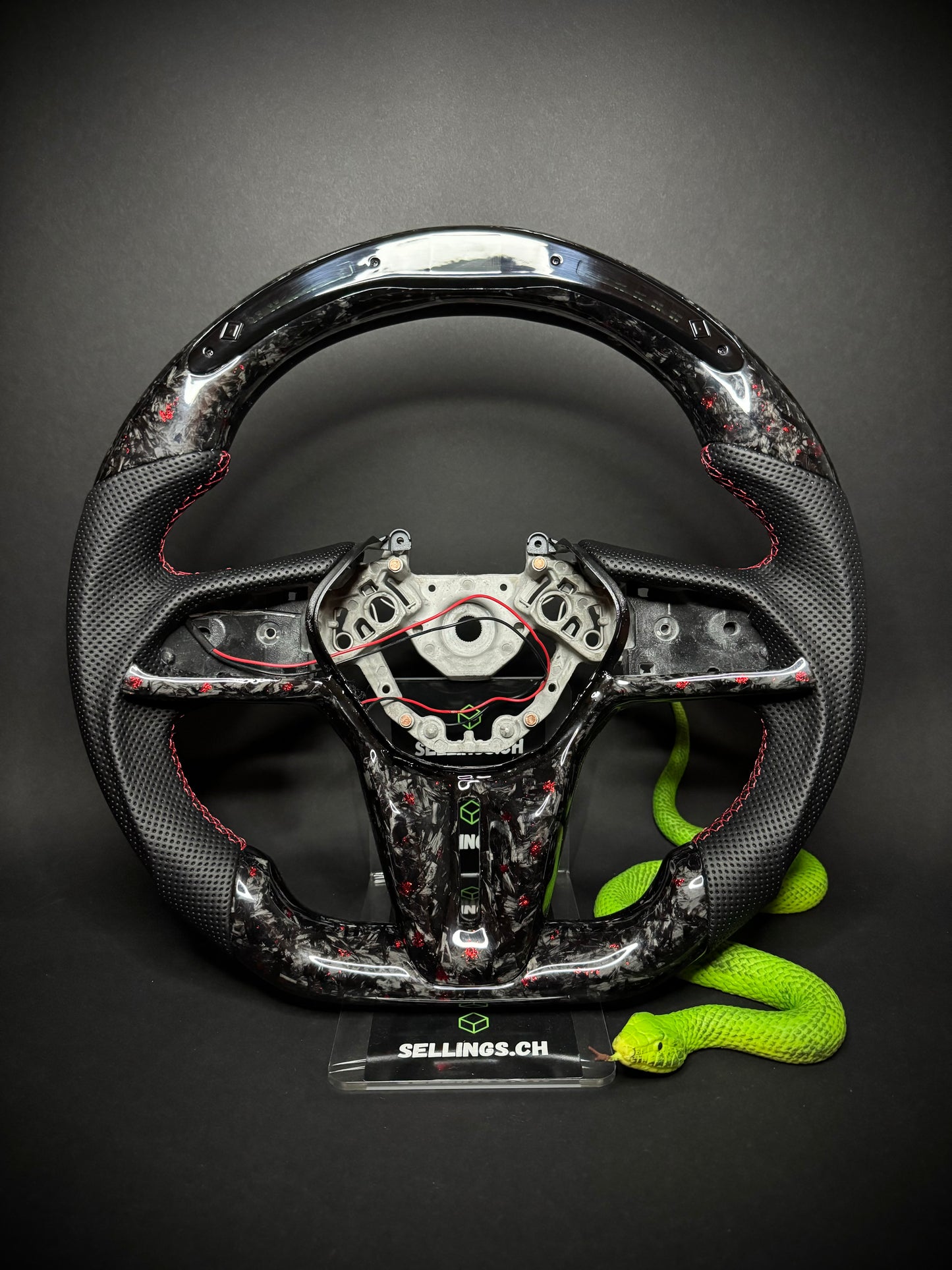 Volant Sport Nissan GTR Forged Carbon Séparateur de couleurs (LED)