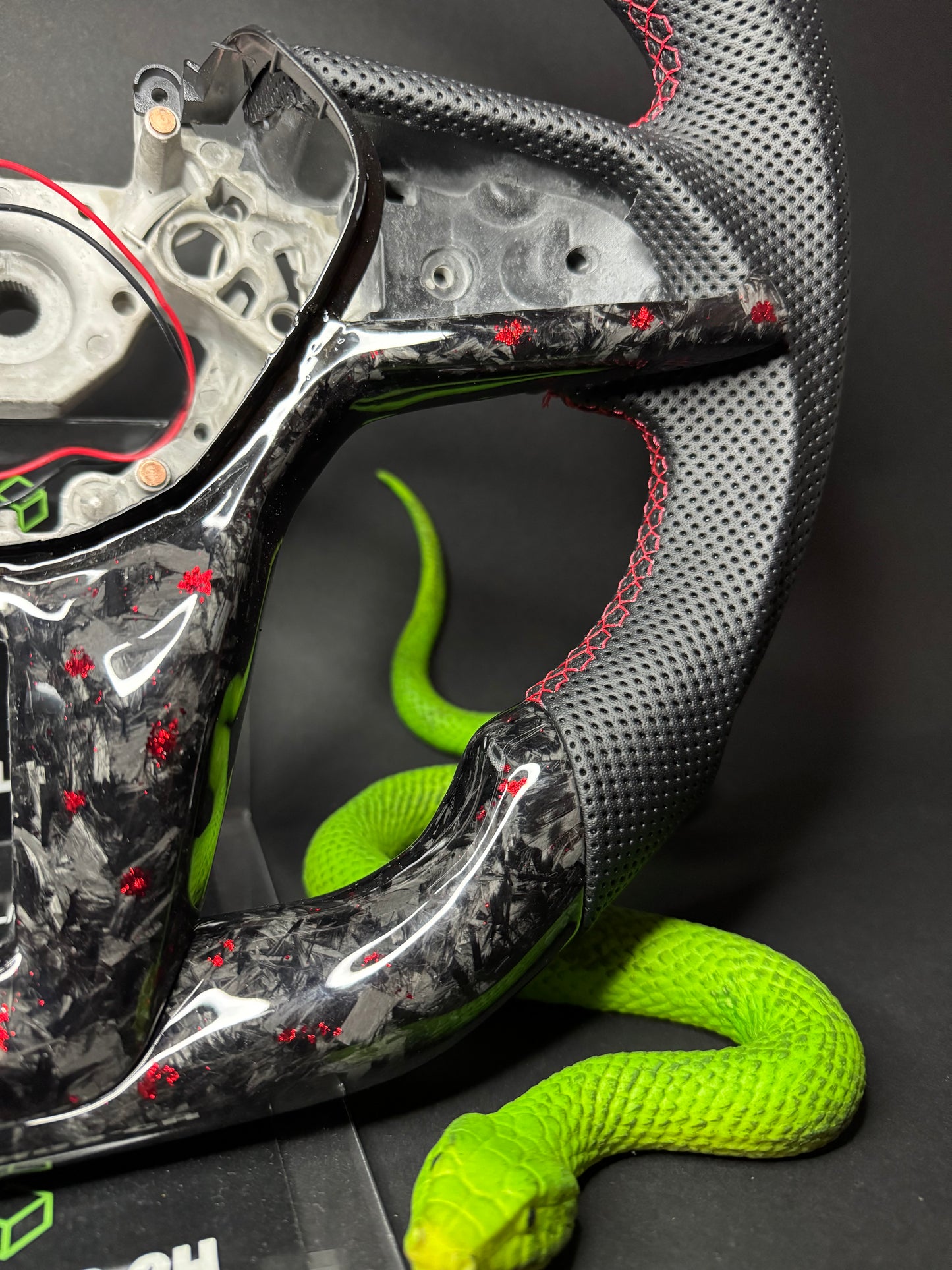 Volant Sport Nissan GTR Forged Carbon Séparateur de couleurs (LED)