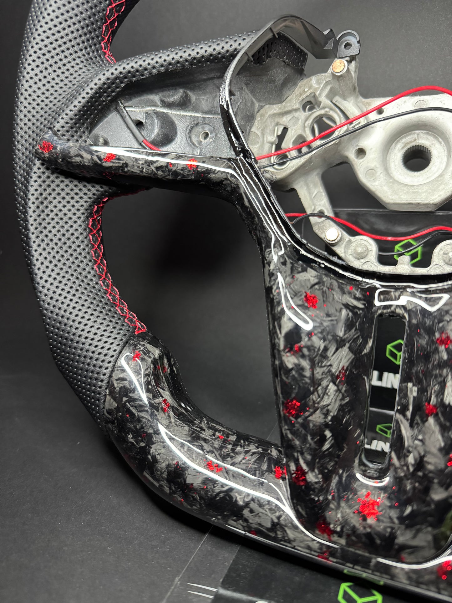 Volant Sport Nissan GTR Forged Carbon Séparateur de couleurs (LED)