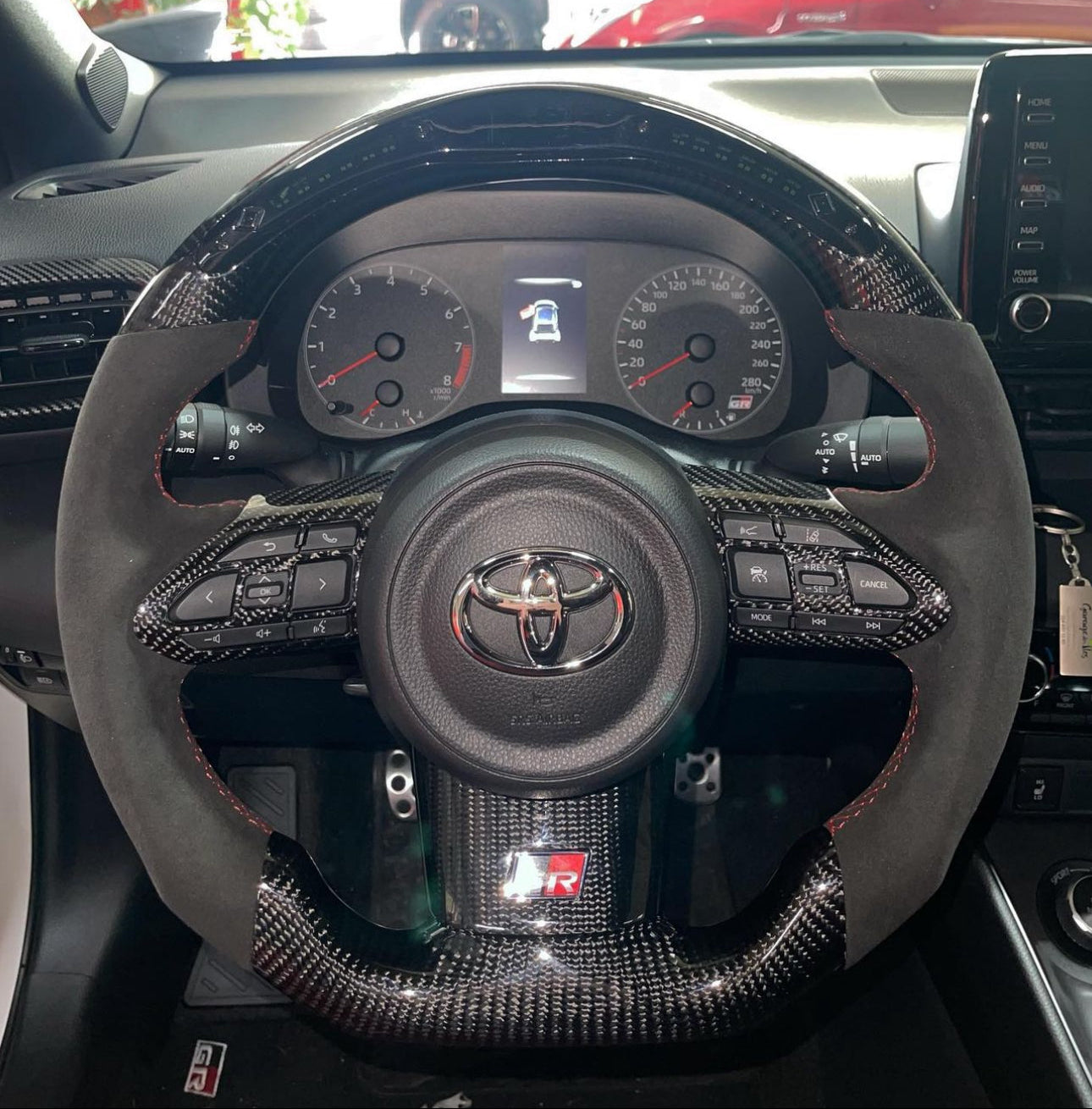 Volant sport Toyota Yaris GR Carbone (LED)