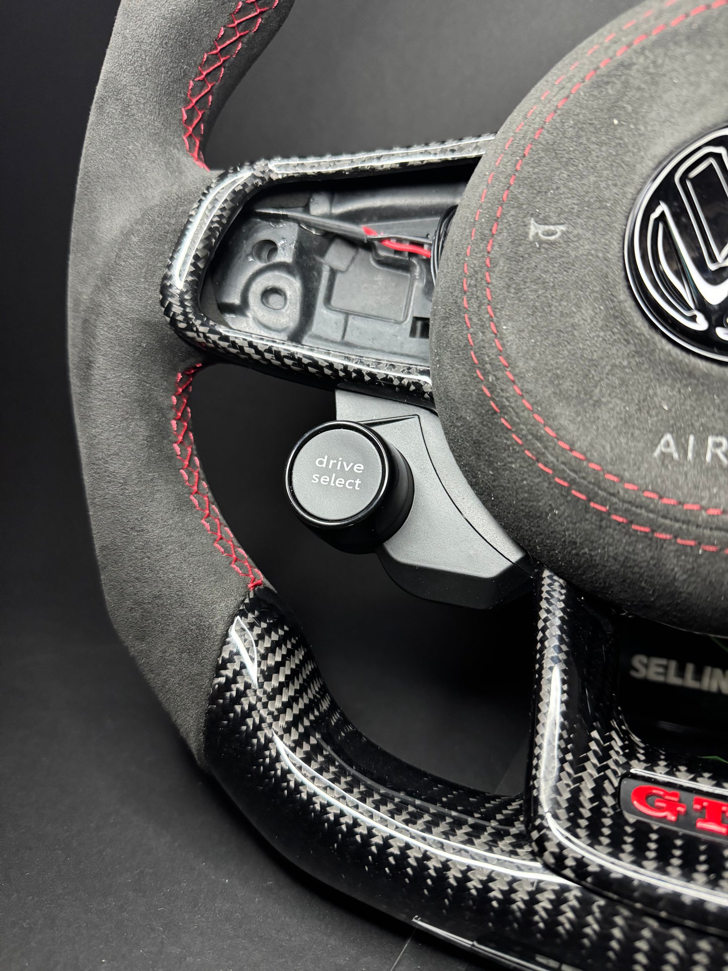 VW Golf 7/7.5 Sportlenkrad Carbon R8 (LED)