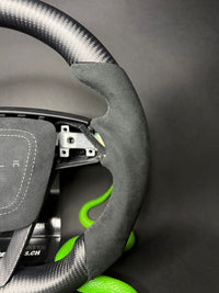 Volant Sport Tesla Carbone Mat