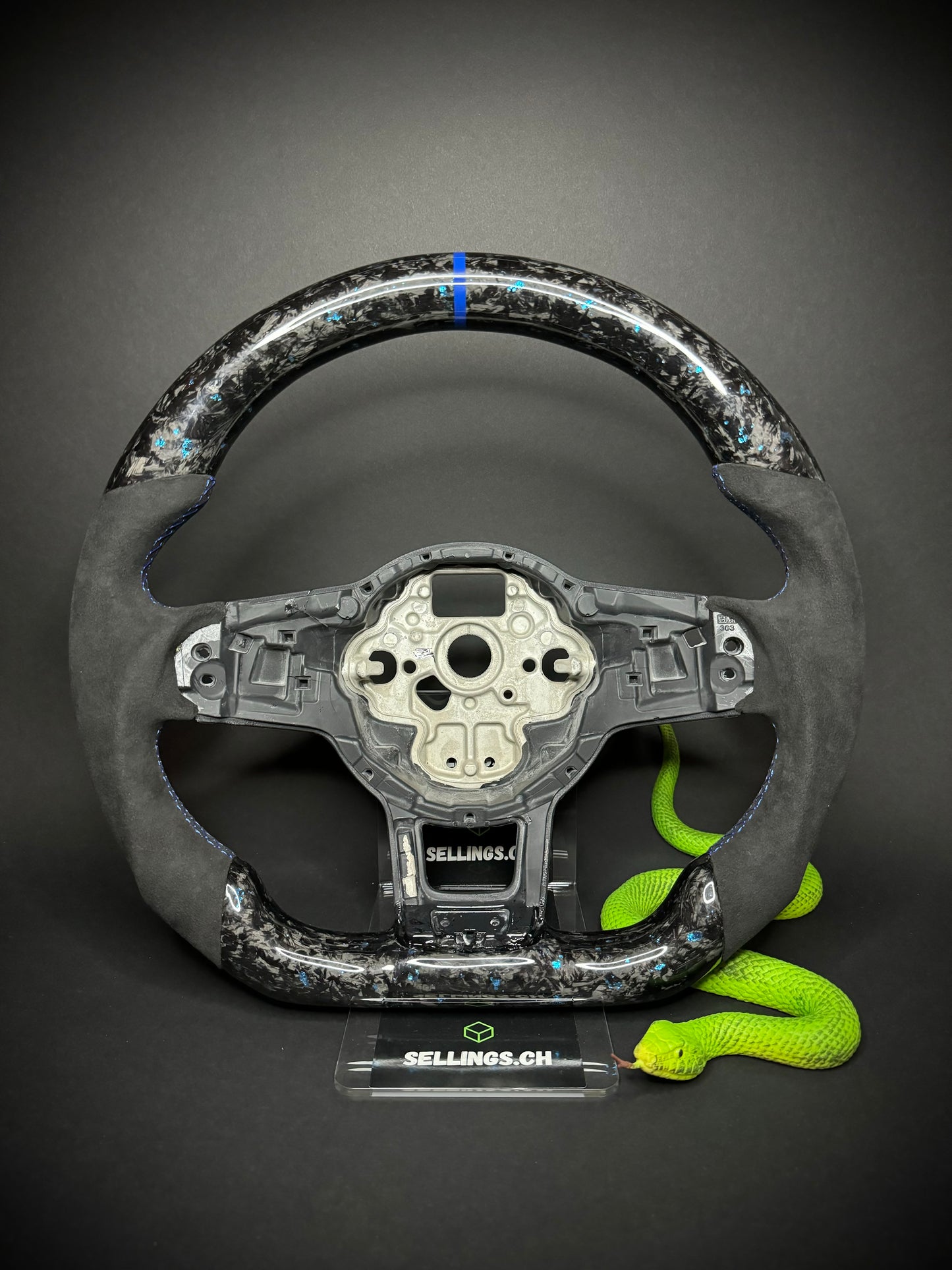 VW Golf 7/7.5 Sports Steering Wheel Forged Carbon Color Splitter