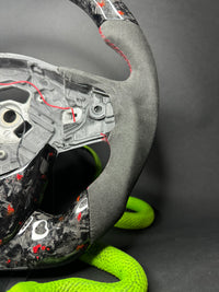 Volant sport Toyota Supra Forged Carbon à éclats de couleur (LED)
