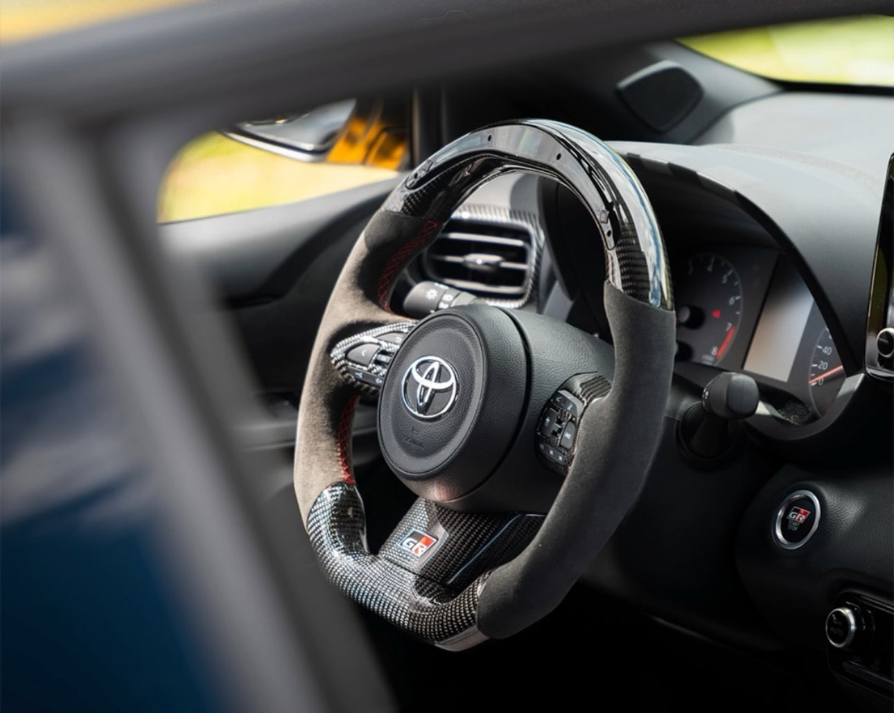 Volant sport Toyota Yaris GR Carbone (LED)