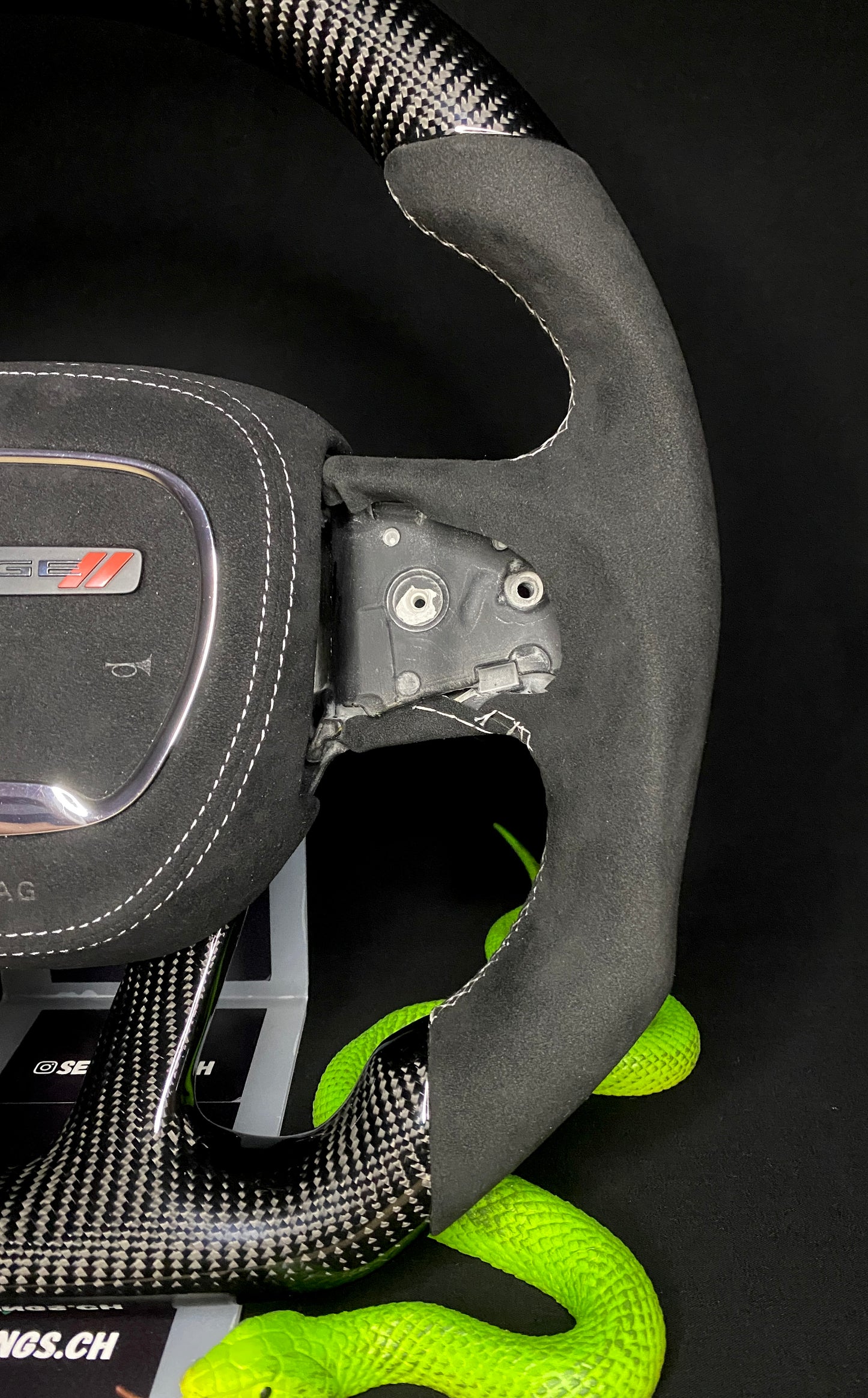 Volant sport Dodge Carbone