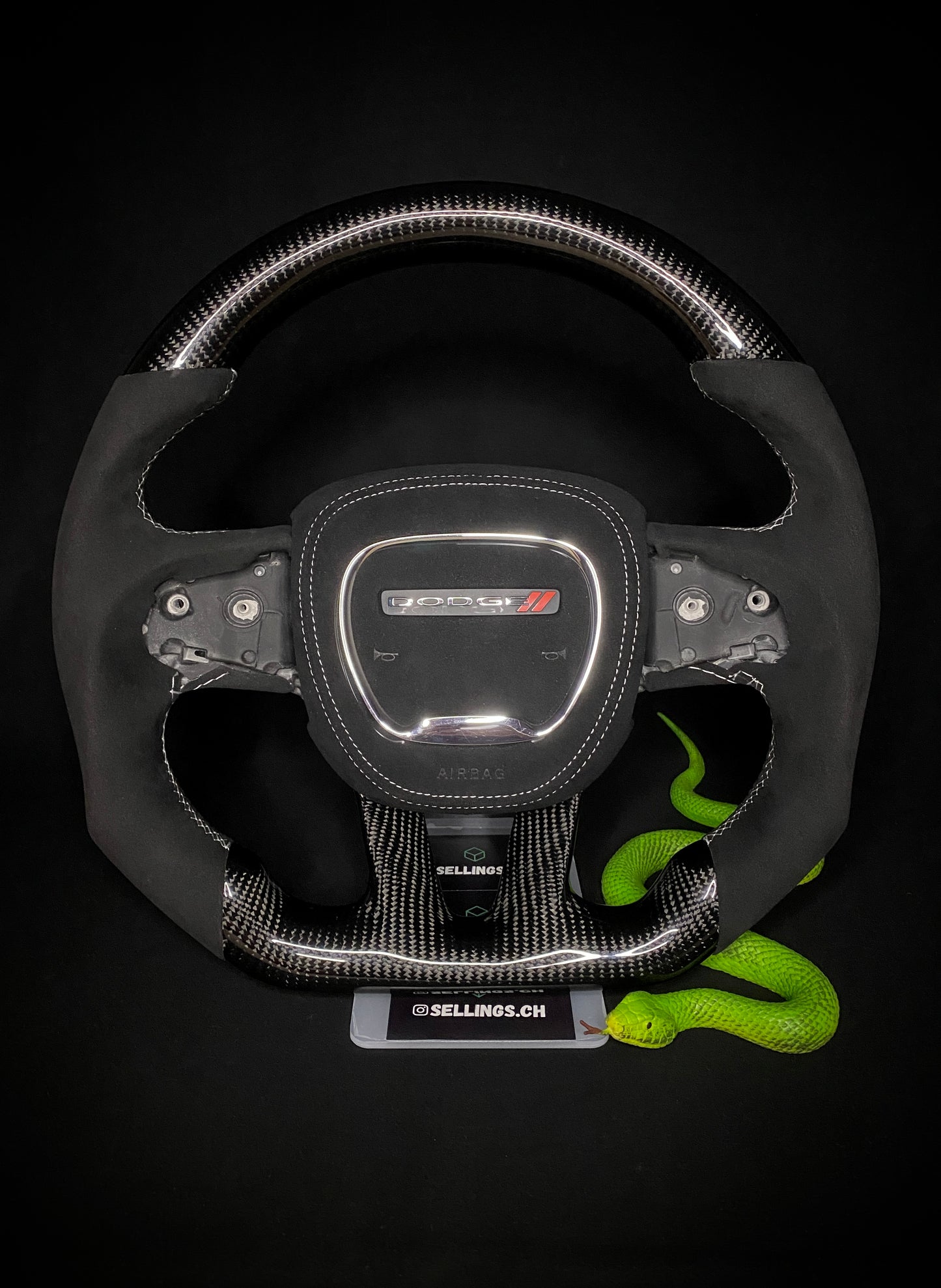 Volant sport Dodge Carbone