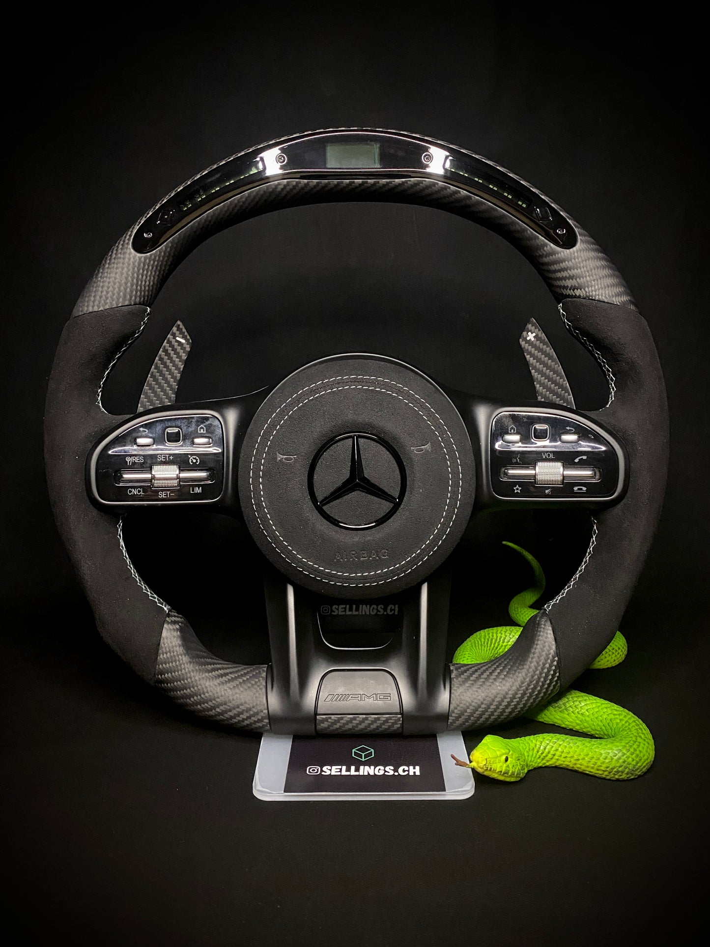 Volant sport Mercedes AMG Carbone Mat LED (Mise à niveau Facelift)