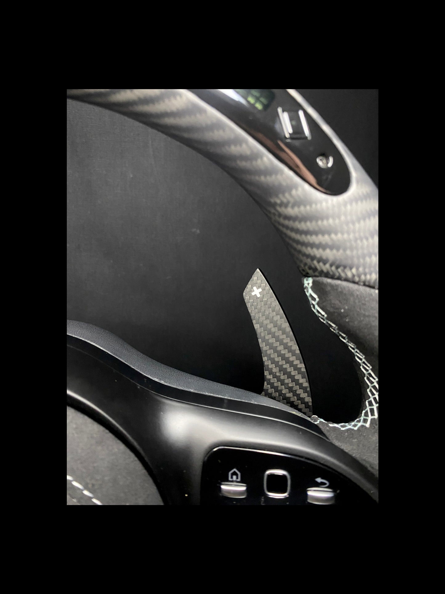 Volant sport Mercedes AMG Carbone Mat LED (Mise à niveau Facelift)