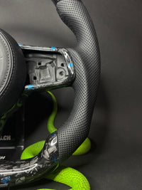 Volant sport VW Golf 7/7.5 Carbone Forgé Éclats de Couleur (LED)