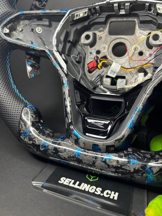 VW Golf 8 Sportlenkrad Forged Carbon Farbsplitter (LED)