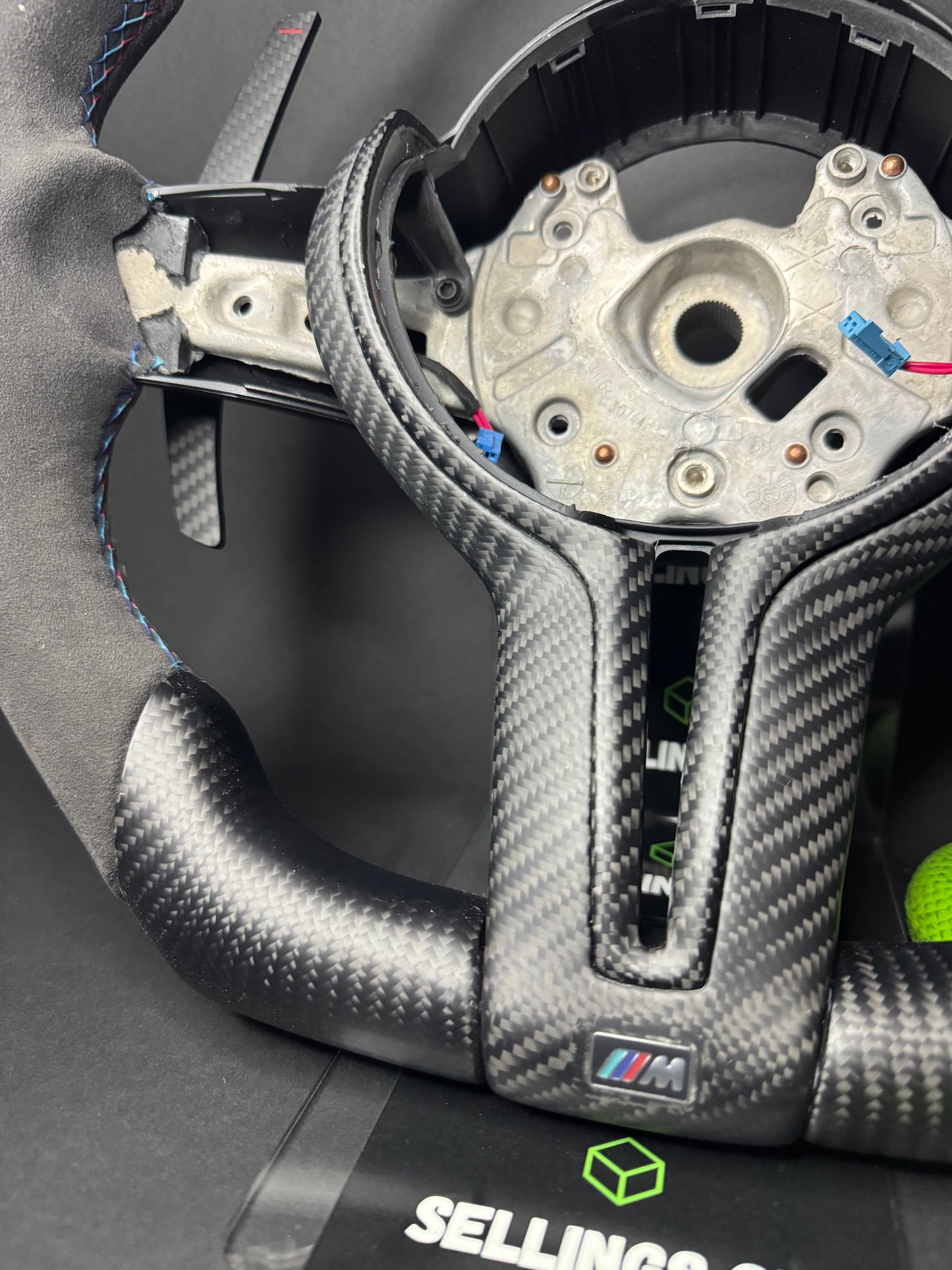 Volant sport BMW carbone mat série F