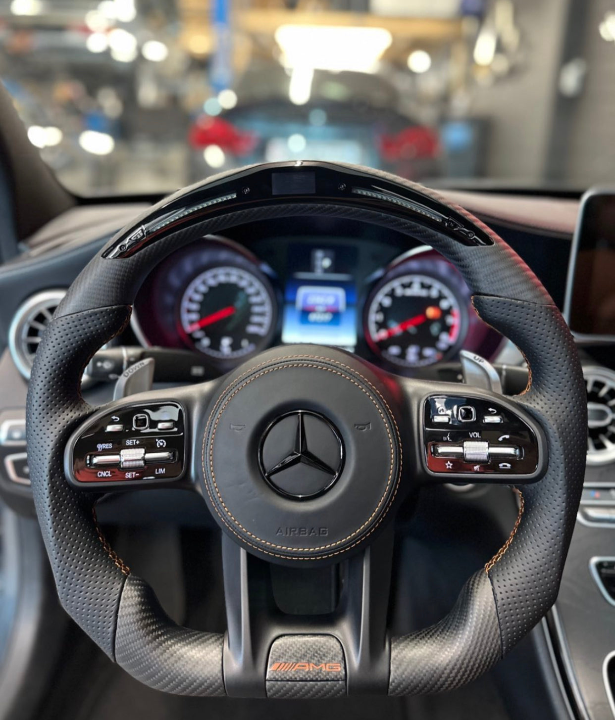 Volant sport Mercedes AMG Carbone Mat LED (Mise à niveau Facelift)