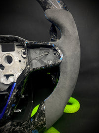 VW Golf 8 Sportlenkrad Forged Carbon Farbsplitter