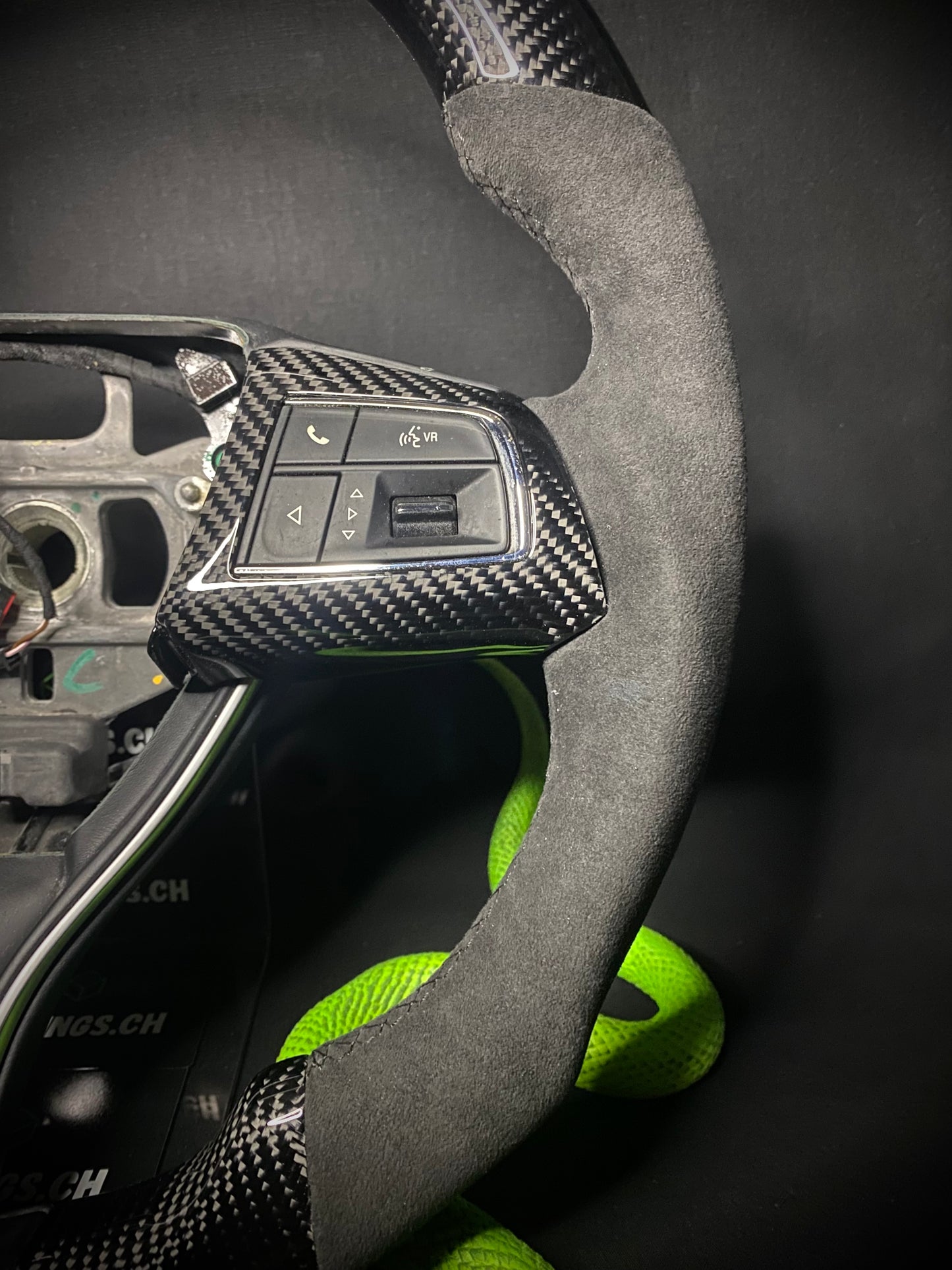 Maserati Carbon Sport Steering Wheel (LED)