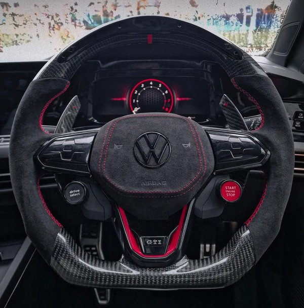 VW Golf 8 Sportlenkrad Carbon (LED)