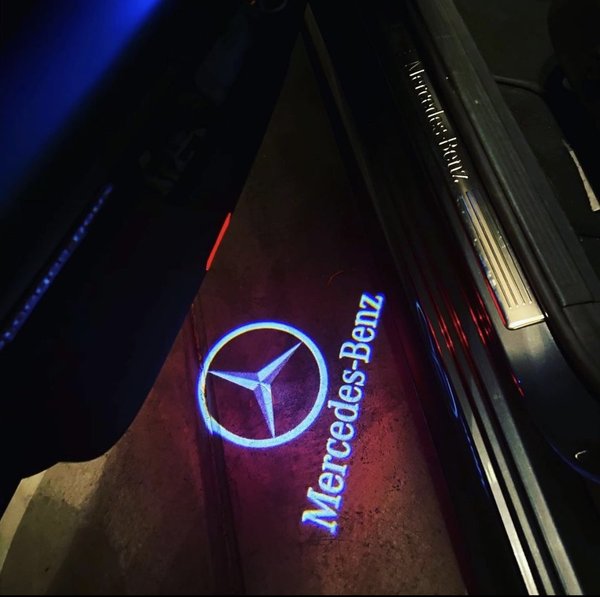 Mercedes Einstiegsbeleuchtung